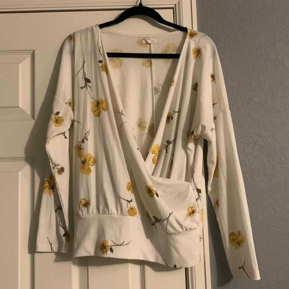 Floral Long sleeve v-neck